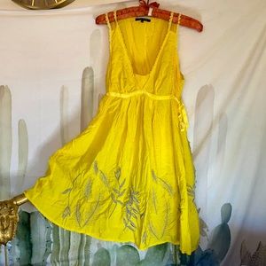 Foreign Exchange Vintage Yellow Dress •medium•